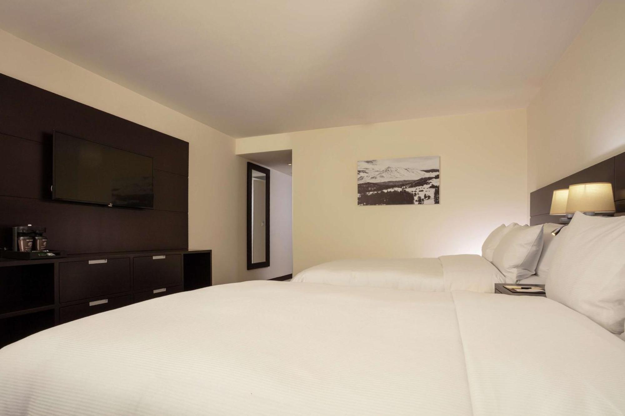 Doubletree By Hilton Toluca Hotel Kültér fotó