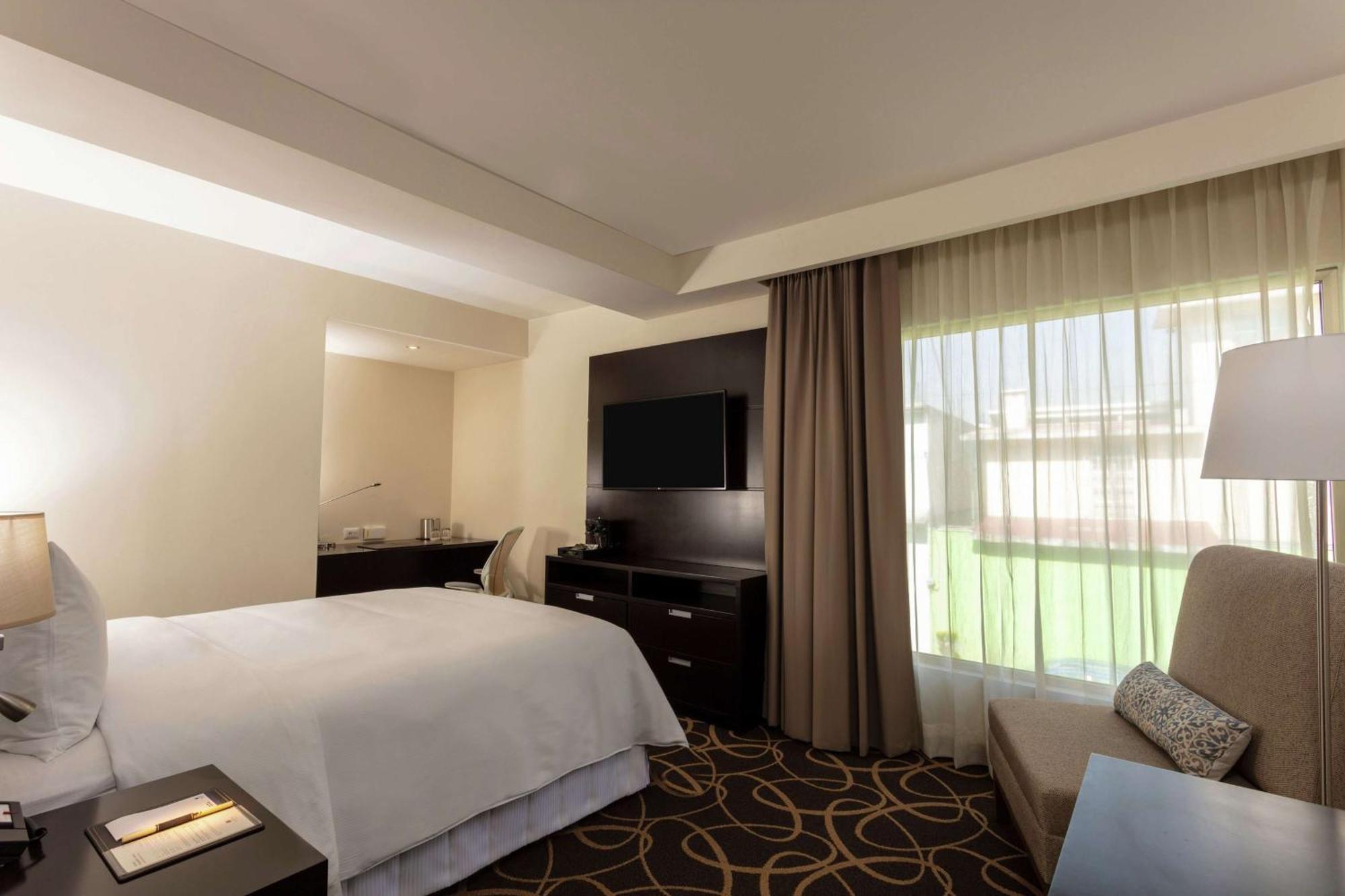 Doubletree By Hilton Toluca Hotel Kültér fotó