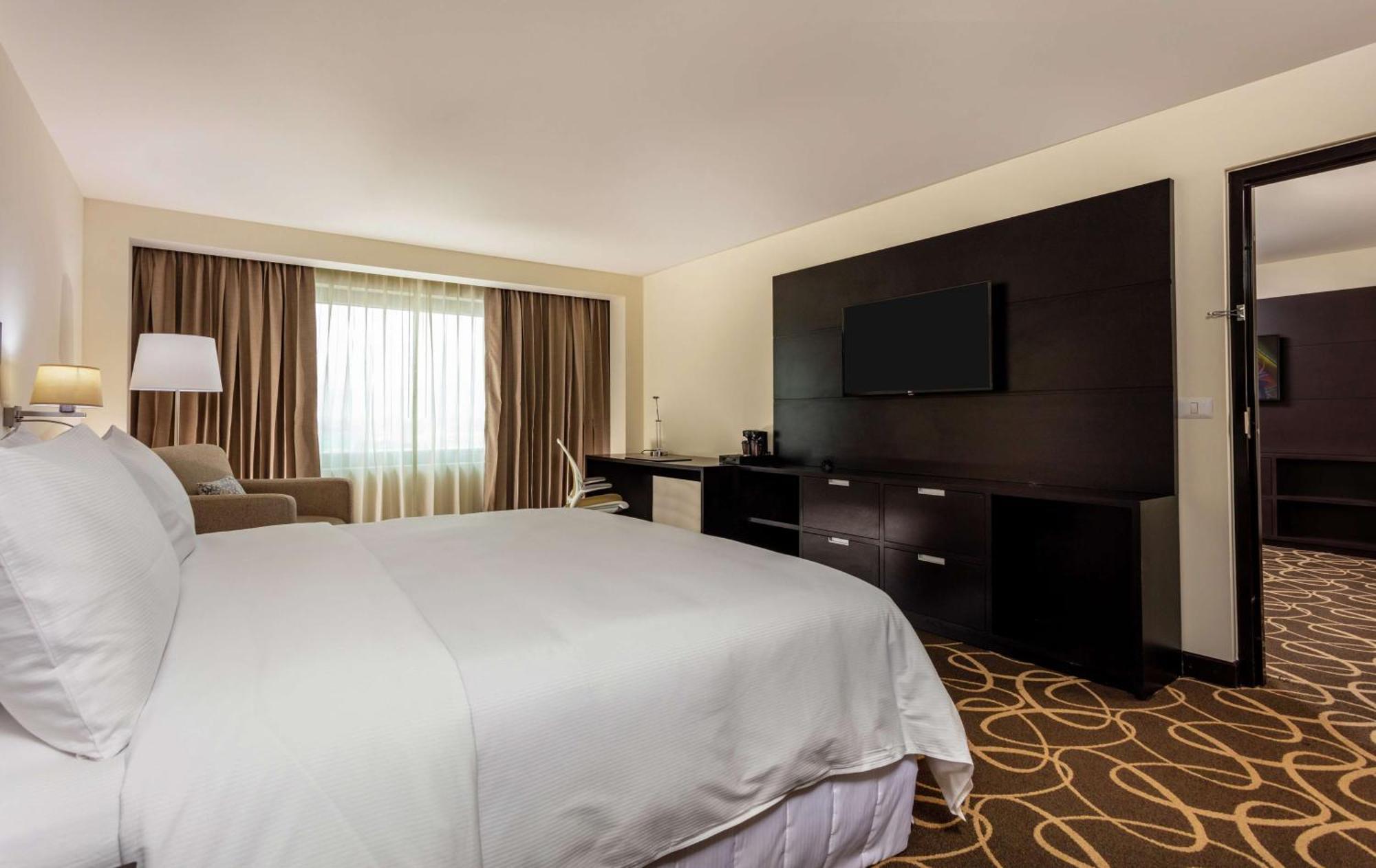 Doubletree By Hilton Toluca Hotel Kültér fotó